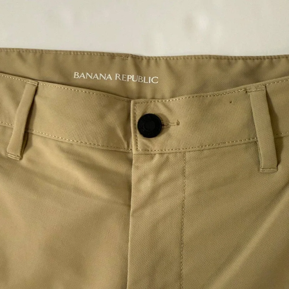 Banana Republic Core Temp Slim Fit Chino Pants Mens 32x32 Khaki Tan 1557516